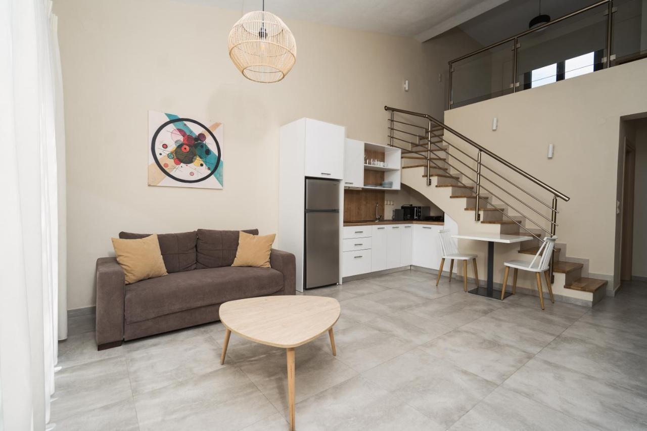 Octo Complex Apartment Nea Iraklitsa